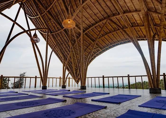 Maha Hills By Mahaprana Experience 5* ロヴィーナ